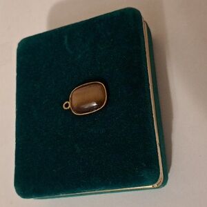 Vintage Gold Tone Natural Tiger Eye Stone Pendant